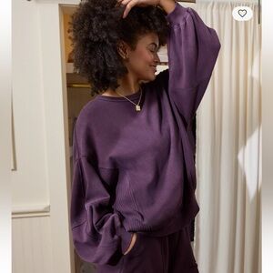 Aerie Aerie Très Chic Sweatshirt - Cool Berry